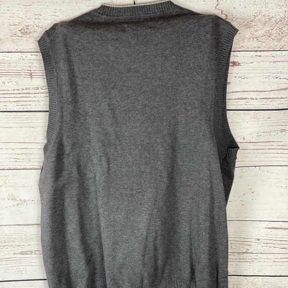 Club Room Men’s V-neck Gray Sweater Vest - Picture 3 of 3